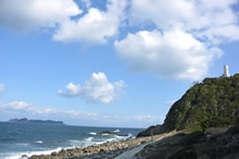 蒲生田岬灯台と前島